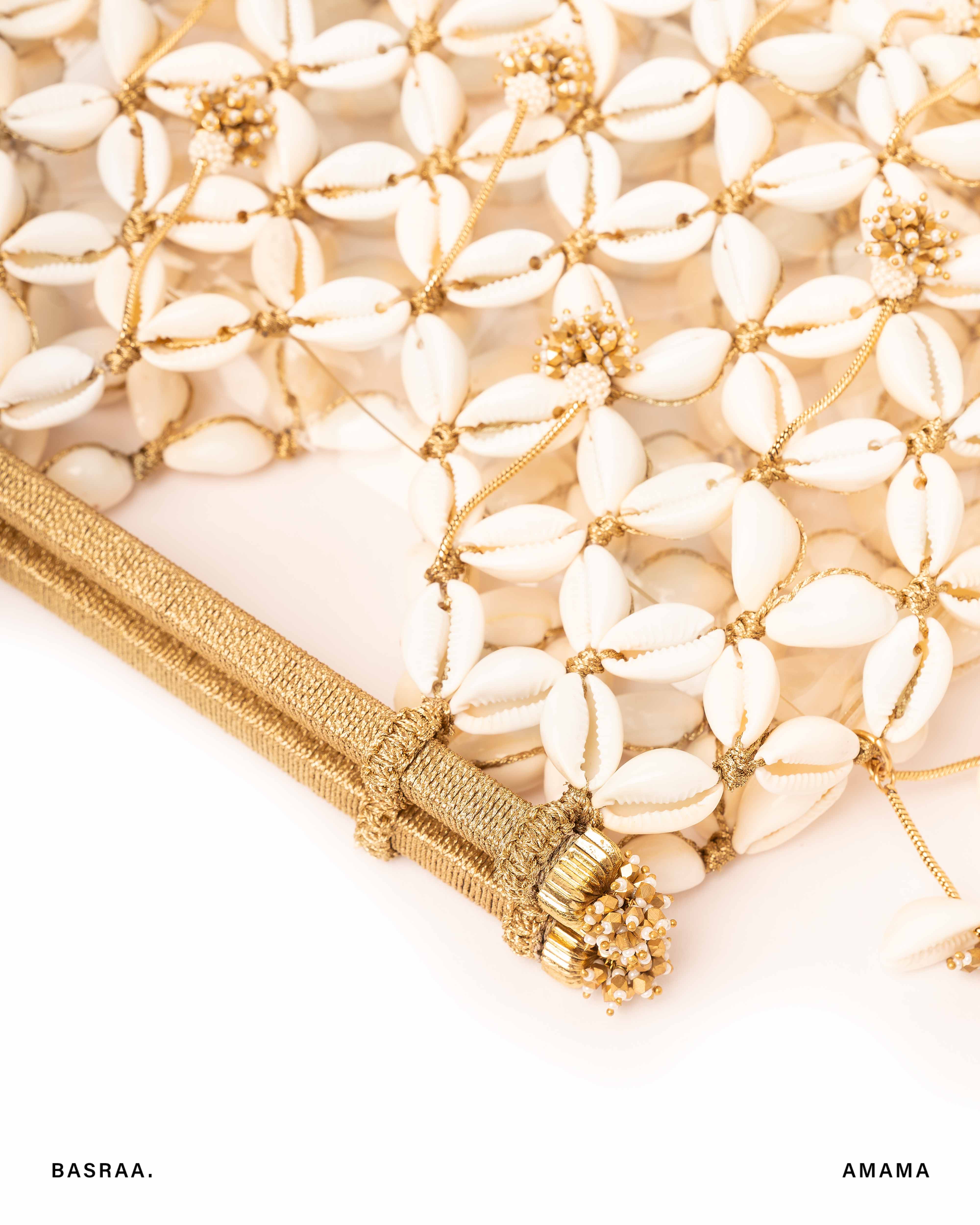 Basra Cowrie Woven Handheld - Image 4