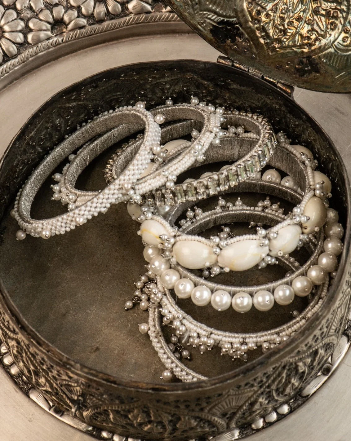 Charbagh Bangle Set in Ivory - Image 3