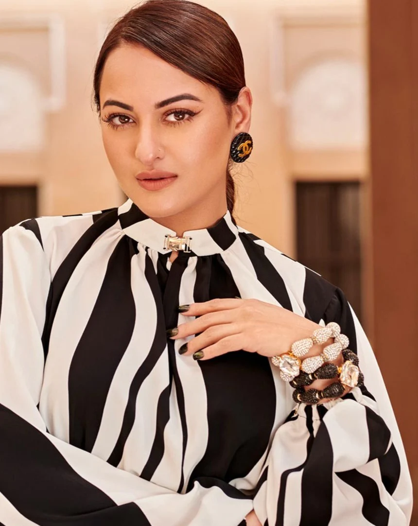 Pyrus Bracelet In Sparkling White - Image 3